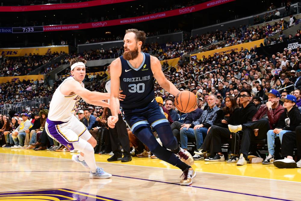 对球场局势 对球场局势