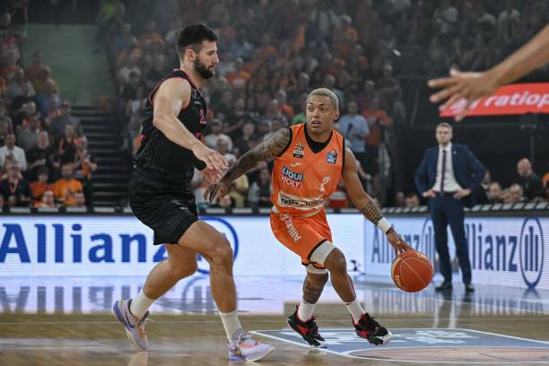 适的空间内 适的空间内